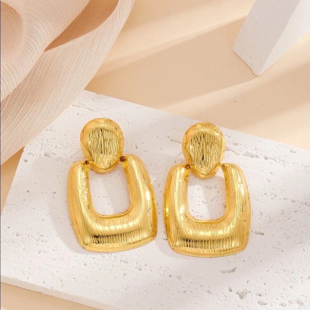 NWT Boutique 18K Gold Plated Door Knocker | Luxury Bold Glam Statement Earrings